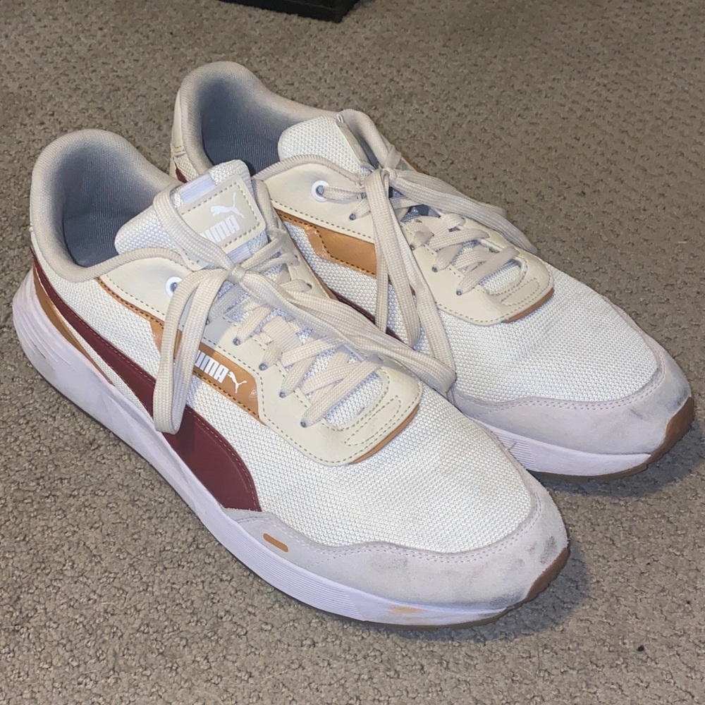 Puma Men's White and Burgundy Sneakers
